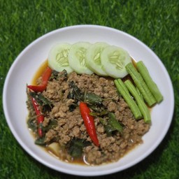 ผัดกระเพราหมู (กับข้าว)