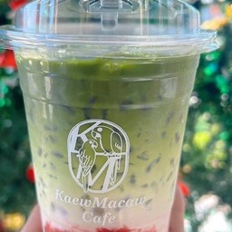 ชาเขียวนมสดสตรอว์เบอร์รี่