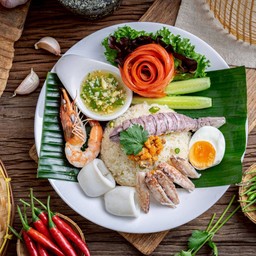 ข้าวคลุกพริกเกลือหน้าทะเล 2 อย่าง