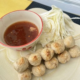 ลูกชิ้นปิ้งน้องไบร์ท