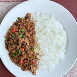 ข้าวเนื้อสับผัดพริกสด (พริกขี้หนู)