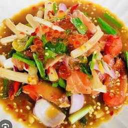 ยำไหลบัวแซลม่อน