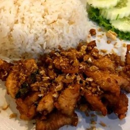 ข้าวไก่ทอดกระเทียม