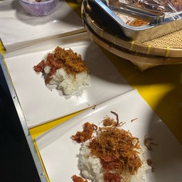 ข้าวเหนียวหมูแม่โสภา