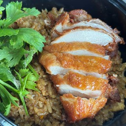 ข้าวผัดไก่ทอด เด็กอ้วน + น้ำจิ้มซีฟู้ด