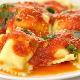 ราวิโอลี่ ซ้อสมะเขือเทศ