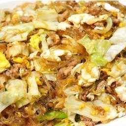 ข้าวหน้าผัดวุ้นเส้นกะหล่ำปลีใส่ไข่(ใส่ต้นหอม
