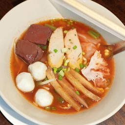 เย็นตาโฟ(Yan ta fo noodles soup)