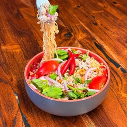 ยำมาม่าหมูสับ