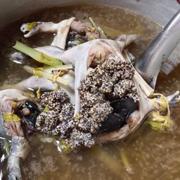 ต้มยำอึ่งไข่