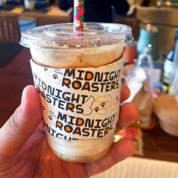 Midnight Roasters and Coffee Bar (โรงคั่วกาแฟมิดไนท์แอนด์คอฟฟี่บาร์) จตุโชติ