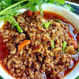 หมูสับผัดน้ำพริกเผา (ราดข้าว)
