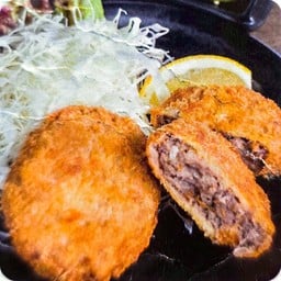 (611) ชุดหมูและเนิ้อชุบเกล็ดขนมปังทอด Menchi Katsu Set
