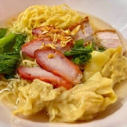 กินเส้น ซดซุป ตลาดคุณยิ้มอุดมสุข บางนา