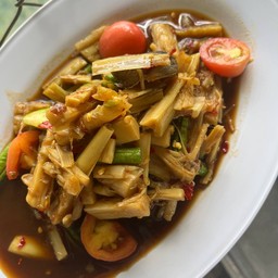 ตำหน่อไม้