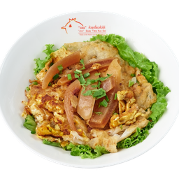 4.ใหญ่คั่ว ปลาหมึกกรอบ F.FlatNoodle with Sliced Pickled Squid