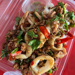 กะเพราหมูสับ+หมึก