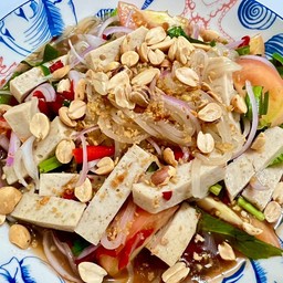 ยำเส้นเล็กหมูยอ