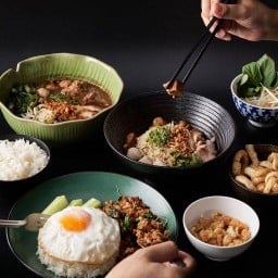 ก๋วยเตี๋ยวเรือ รงค์เรือ สาขาท่าสะอ้าน -