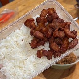 ครัวบ้านบ้าน อาหารตามสั่ง ตลาดสี่มุมเมือง