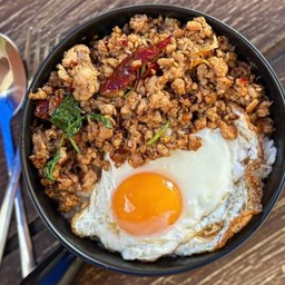 ข้าวกะเพราเนื้อสับ