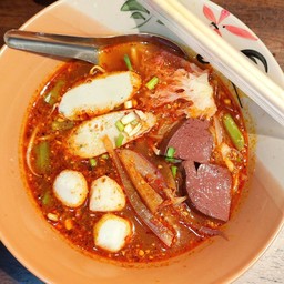 ต้มยำเย็นตาโฟ(Spicy tom yum Yan ta fo noodles soup)