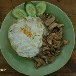 ข้าวหมูกระเทียม