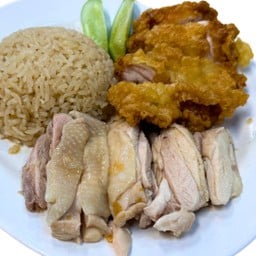 BOX-ข้าวมันไก่สองพี่น้อง(ไก่ต้ม+ไก่ทอด) (มีแต่สะโพก)