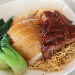 บะหมี่แห้งหมูแดงกับไก่ซีอิ๊ว 干拌叉烧肉酱油鸡肉面 BBQ Pork, Soya Chicken & Tossed Noodle