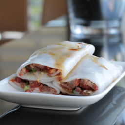 ก๋วยเตี๋ยวหลอดใส้หมูแดง 叉烧肠粉 Steamed Rice Roll & BBQ Pork