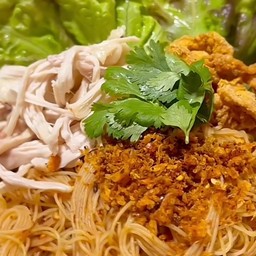 หมี่ไก่ฉีก  รสเผ็ดกลาง