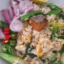 ข้าวผัดคะน้าปลาเค็ม