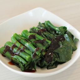 คะน้าฮ่องกงน้ำมันหอย 港式蚝油芥兰 Chinese Kale & Oyster Sauce