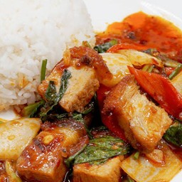 ข้าวพริกแกงหมูกรอบ