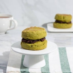 MATCHA RED BEAN SCONE
