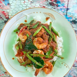 ข้าวราดผัดพริกแกงกุ้ง