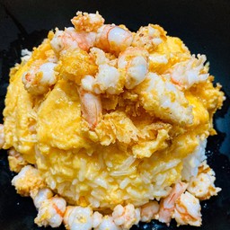 ข้าวไข่ข้นกุ้งสับ