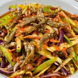 ยำมะม่วงปลากรอบ