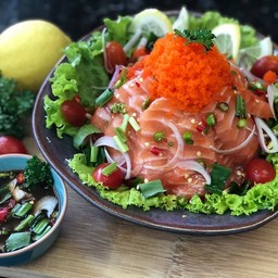 ยำแซลมอนภูเขาไฟ