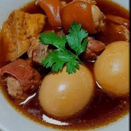 ต้มพะโล้ไข่ขาหมู