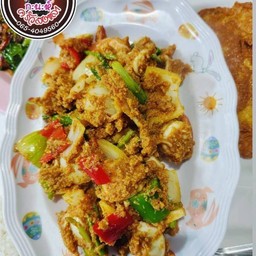 ข้าวหมึกผัดผงกะหรี่