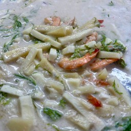 ต้มกะทิยอดมะพร้าวกุ้งสด