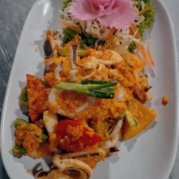 หมึกผัดไข่เค็ม