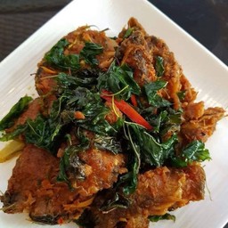 ผัดฉ่าปลาดุก ทอดกรอบ กับข้าว