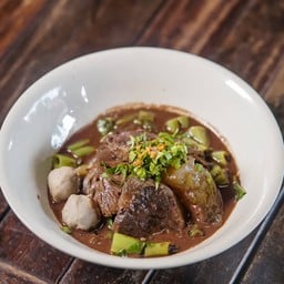 ก๋วยเตี๋ยวเนื้อตุ๋น