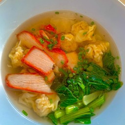 เกี๊ยวน้ำหมูแดง