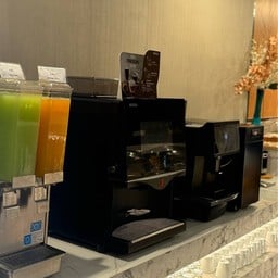 Miracle Lounge  International