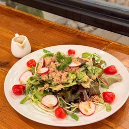 สลัดทูน่า