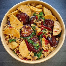 ข้าวกระเพราหมูสับ + กุนเชียง + หมูยอ