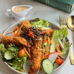 สลัดกุ้งทอด+ซอสงาญี่ปุ่น